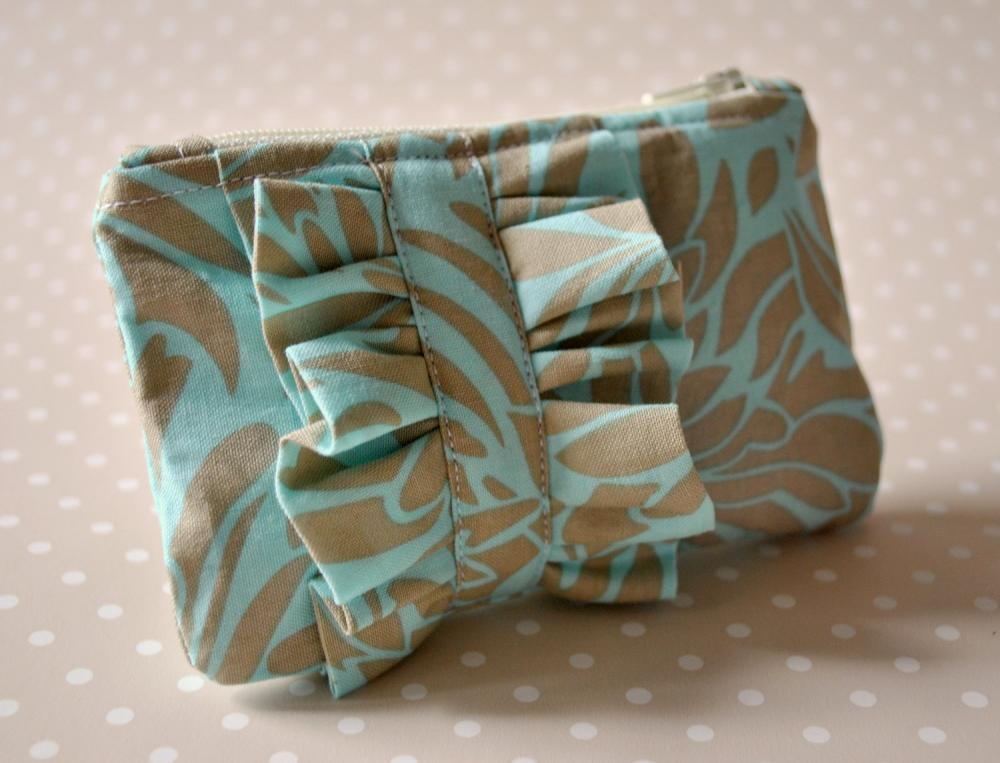 Coin purse Ruffle mini blue and nude UK Handmade in Amy Butler Daisy chain.